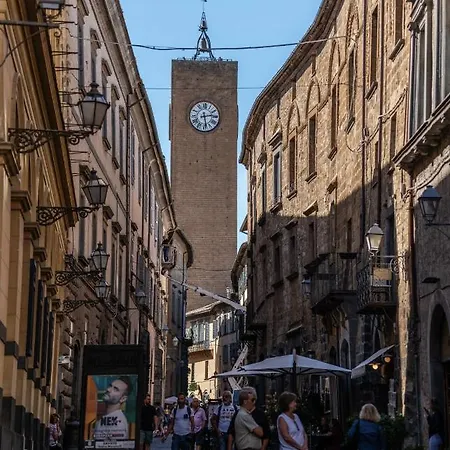 In - Cavour 152 * Orvieto